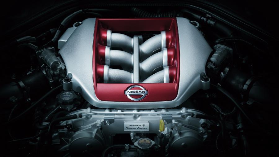  Nissan GT-R 2016 года  (JP) (фото 6 из 11)